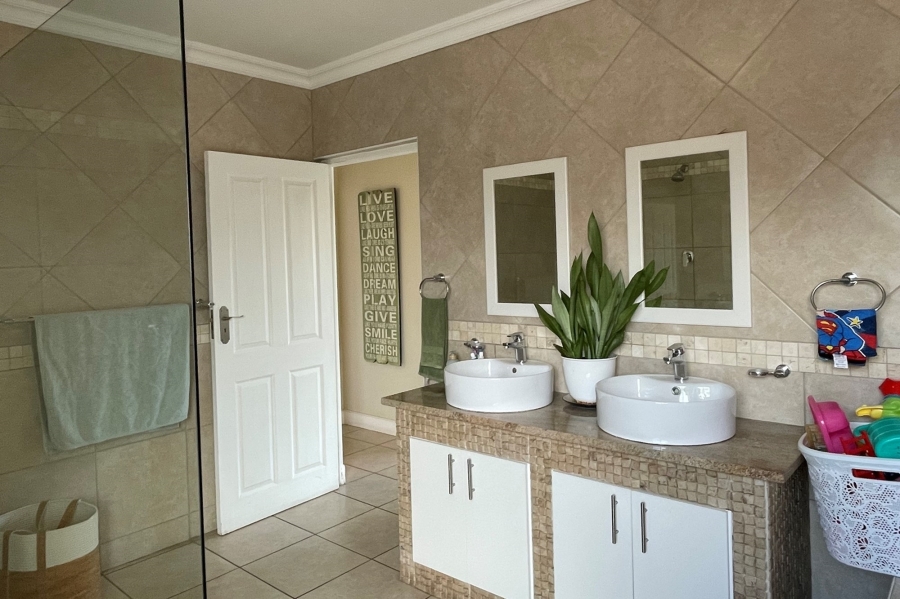 4 Bedroom Property for Sale in Myburgh Park Western Cape